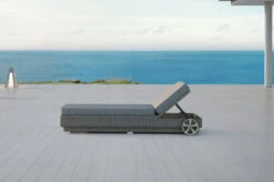 OUTFLEXX Rollliege, Grau, Polyrattan, 200x70x27,5cm, Rückenlehne 5-fach Verstellbar -Ausgewählte Geschäfte Für Garten- Und Outdoor-Produkte 18367 20 CGI.jpg