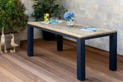 OUTFLEXX Oxford Esstisch, Dark Grey/natur, Alu/recycled FSC®-Teak, 180 X 90 Cm, Rustikal Gebürstet
