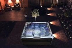 Outtech Steel Art Taurus Whirlpool, Grau/schwarz, 214x214x93 Cm / 1000L, 6 Pers., LED Corner Light, LCD Balboa Anzeige, WIFI READY