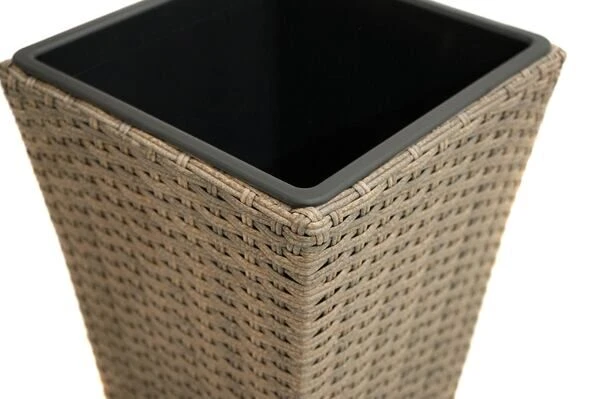 Ploß Rabida Pflanzgefäß, Champagner-meliert, Polyrattan, Konisch, 28x28x60 Cm, Kunststoffeinsatz 4 Ploß Rabida Pflanzgefäß, Champagner-meliert, Polyrattan, Konisch, 28x28x60 Cm, Kunststoffeinsatz – Bild 2